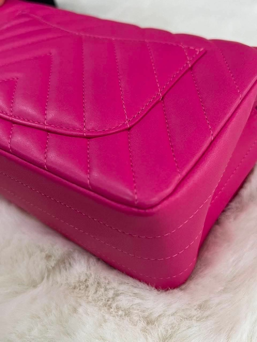 Chanel Pink Quilted Chevron mini flap Bag - Picture 12 of 13